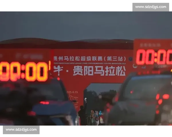 23℃清凉赛道 + 英雄十八坡!3.5 万跑者燃爆贵阳马拉松 23℃清凉赛道 + 英雄十八坡!3.5 万跑者燃爆贵阳马拉松