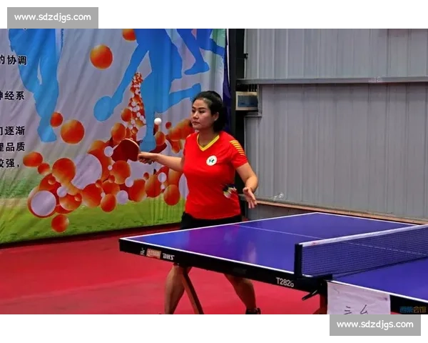 红衣漫雨夜，为城战川超！富顺球迷燃爆自贡主场