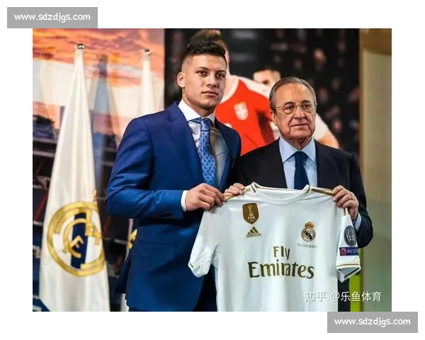 雅典 AEK 官宣约维奇加盟 签约至 2027 年 昔日皇马天才开启希腊征程 雅典 AEK 官宣约维奇加盟 签约至 2027 年 昔日皇马天才开启希腊征程